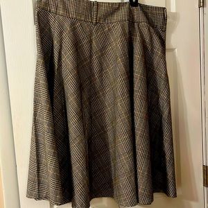 Bronze detailed plaid skirt